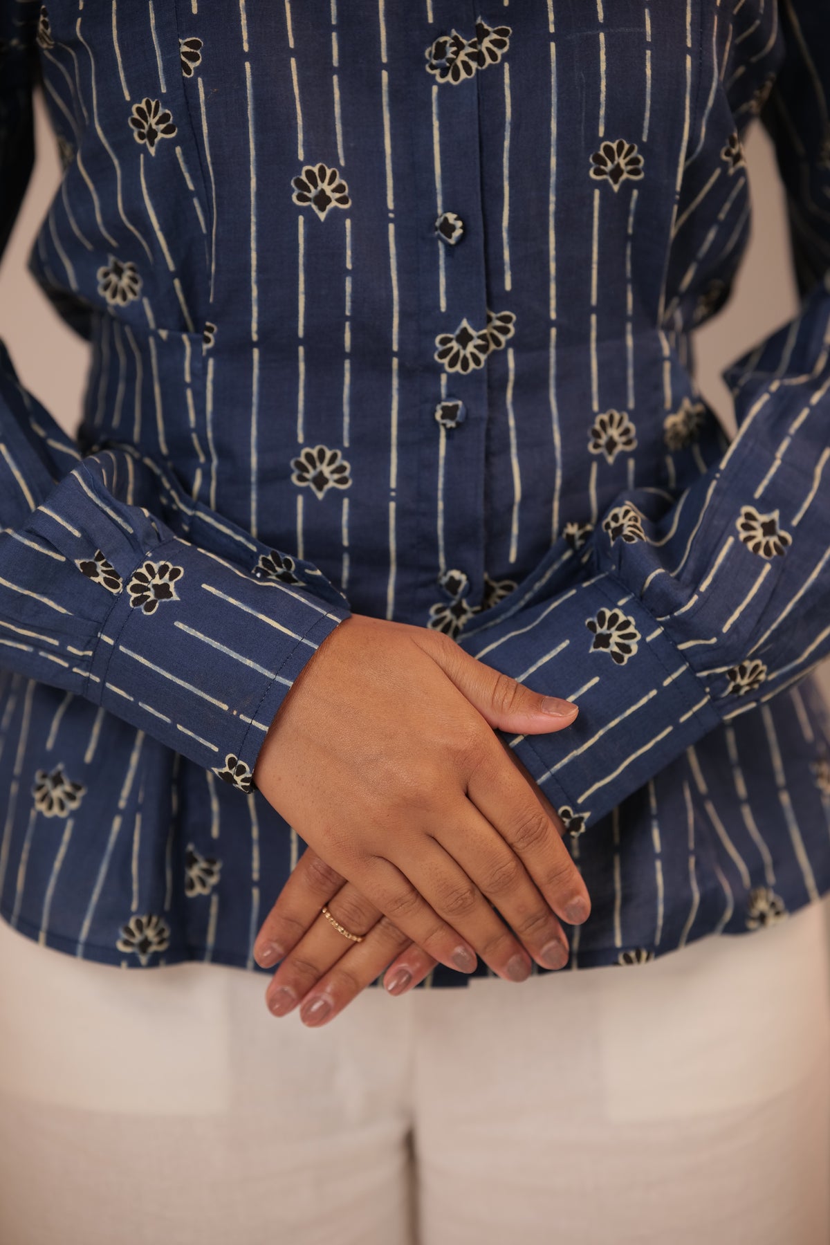 Celora Shirt With Back Tie-Waist